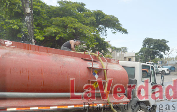 Cisterneros privados denuncian atropellos  de cuerpos de seguridad