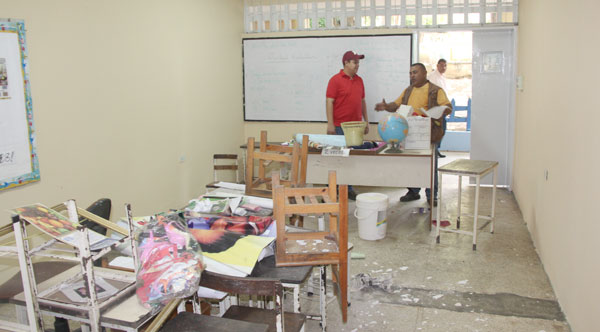 Viceministro de educación inspeccionó obras de rehabilitación de escuelas