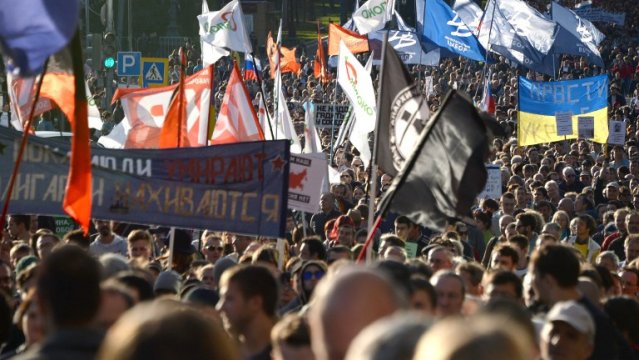 Miles de rusos protestan contra guerra en Ucrania