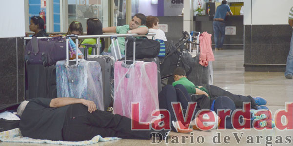 Listas de espera generan caos en Aeropuerto de Maiquetía