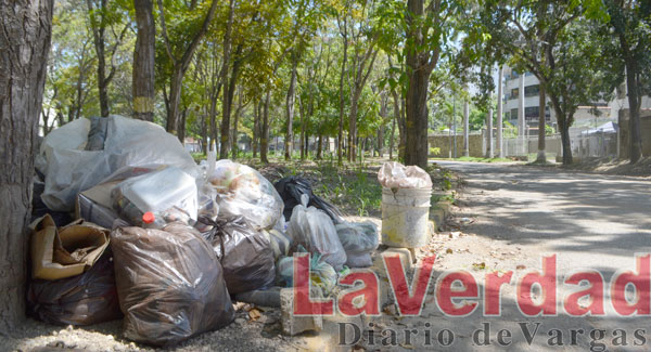 Comunidades piden a los gobernantes que dejen las discordias y recojan la basura