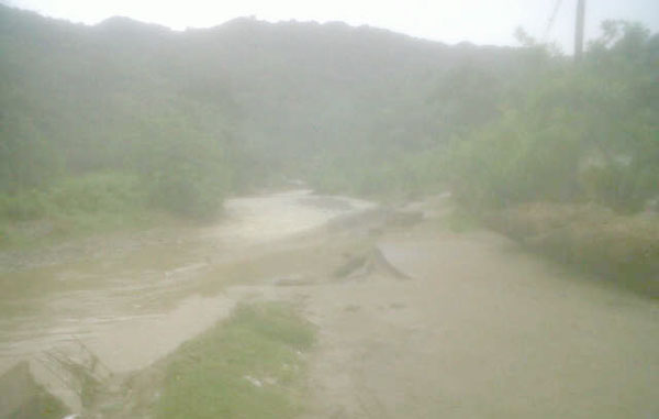 Fuertes lluvias incomunican pueblos de La Costa