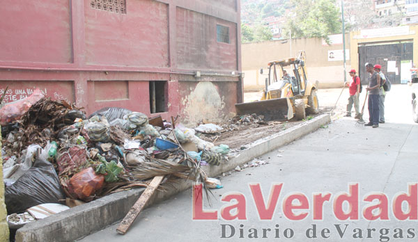 Operativo especial de limpieza tomó 9 parroquias de Vargas