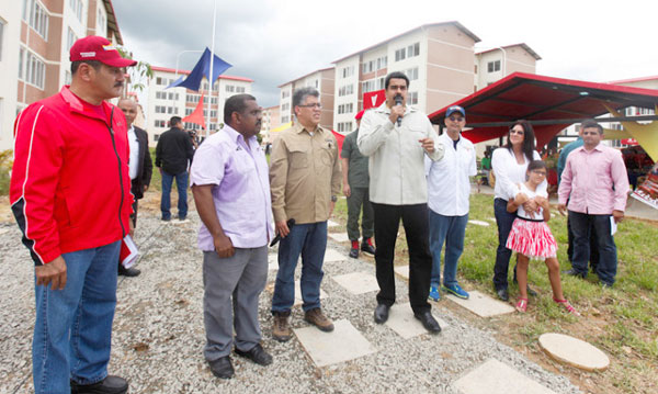 Presidente Maduro entregó vivienda 100 mil construida por el pueblo