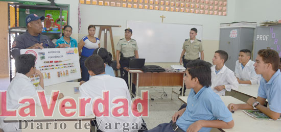 Concientizan a estudiantes sobre uso de pirotécnicos