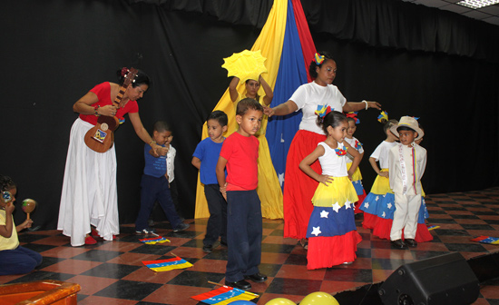 Cimei y Simoncitos realizan séptimo encuentro folklórico