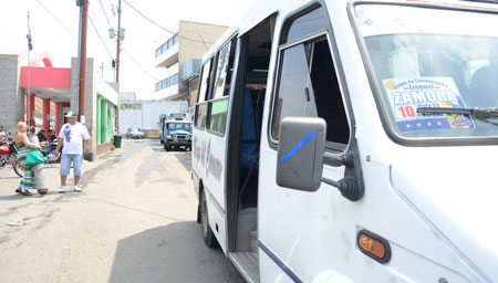 Parados por falta de repuestos 500 autobuses  de la ruta Catia la Mar- Caribe