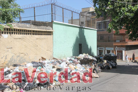 En Algarín no aguantan la insalubridad