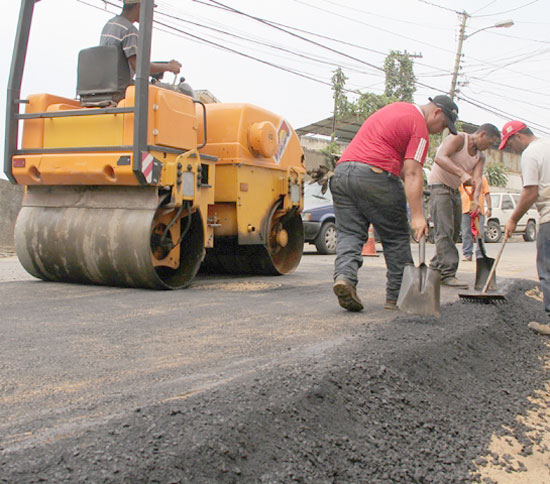 Siete mil toneladas de asfalto serán distribuidas entre Urimare y Carayaca