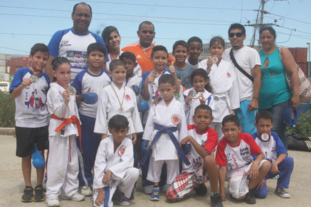 Selecciones estadales destacan en Invitacional de karate