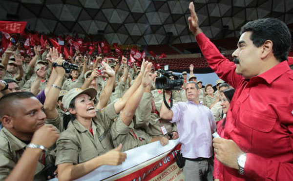 Maduro acepta propuesta obrera de «sincerar» el precio de la gasolina