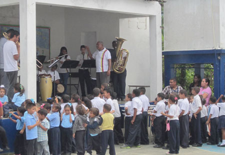 Orquesta Sinfónica dio la bienvenida a la Navidad en Tarmas