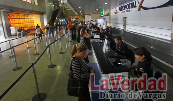 Viajeros de Aeropostal se quejan  por sobreprecio en boletos