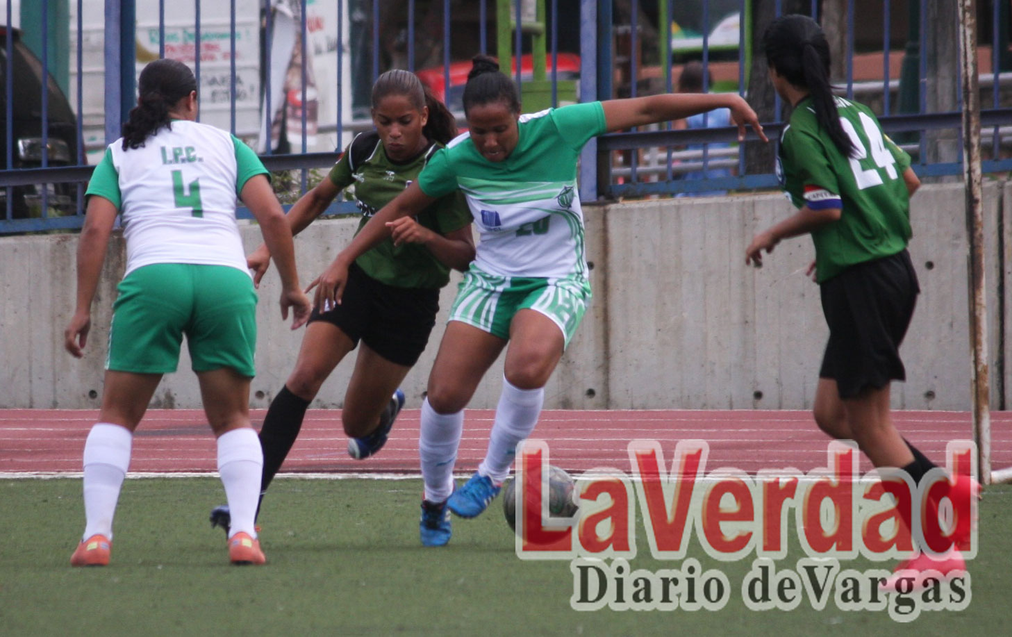 Pellícanas varguenses dividieron con Pedagogas en el fútbol femenino