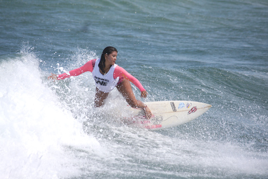Cárdenas y Fariñas ganadores en primera válida del surf junior ProAm