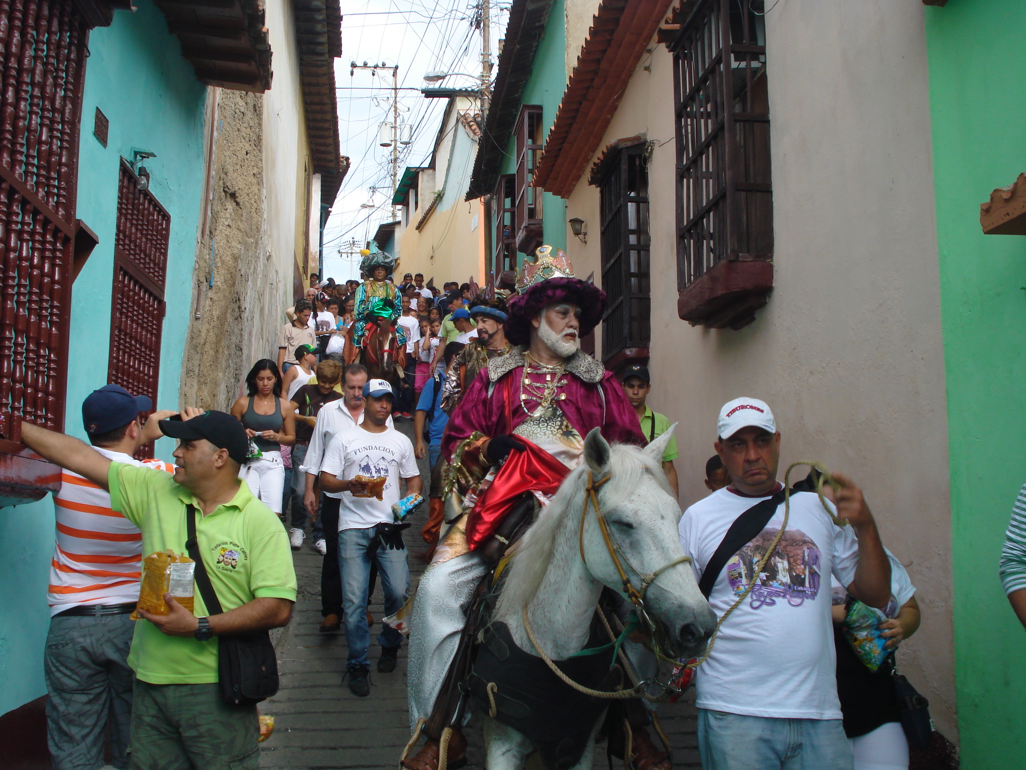 Alcalde Carlos Alcalá apoyará la tradicional cabalgata de Reyes   