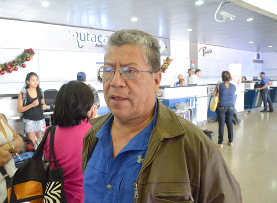 13 personas varadas por cambio   de hora de vuelo en Rutaca