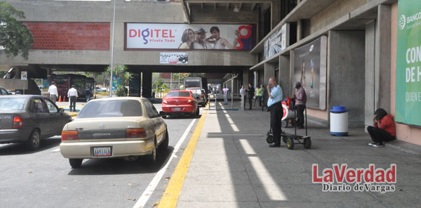 Oferta engañosa con servicio de taxis en el aeropuerto