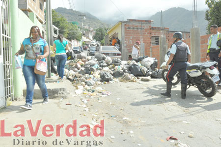 Protestan por la acumulación de basura en Punta de Mulatos