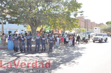 Mujeres de Urimare protestan por falta de agua