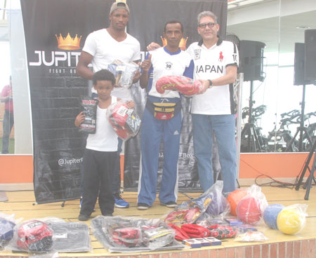 Club Montesano boxing recibió importante donación de Jupiter Fight