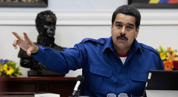 Maduro aprueba discusión adelantada del contrato colectivo de maestros