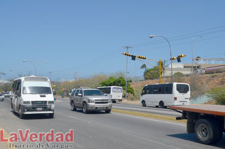 En Guaracarumbo tienen una semana sin semáforo