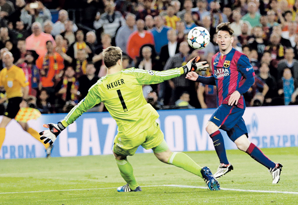 Messi acerca al Barcelona a la final