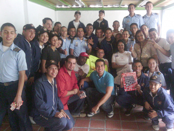 Deportistas criollos dictaron clínica en Caricuao