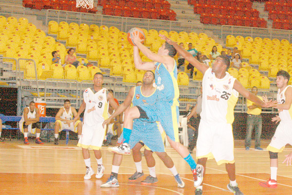 Bucaneros doblegó a Felinos en baloncesto de la liga paralela