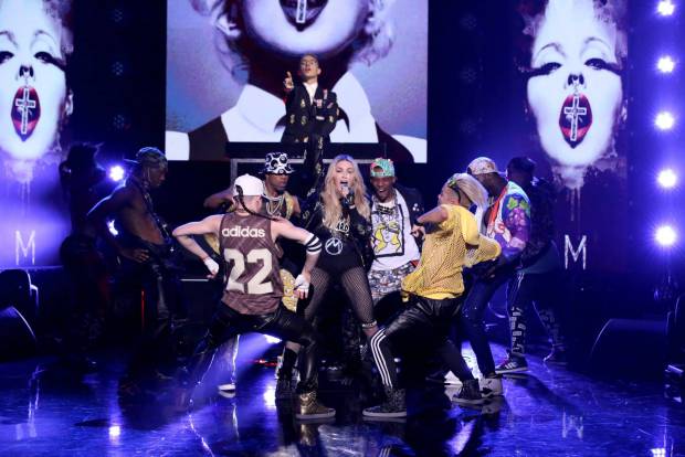 ¡Épico! Madonna reúne a todas las divas del pop en una misma “rumba”