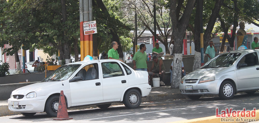 Taxistas condicionan las “carreritas” por ola de atracos