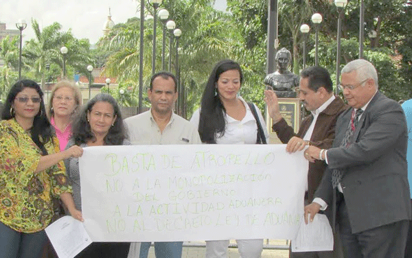 Comisión de aduaneros interpuso amparo constitucional ante el TSJ