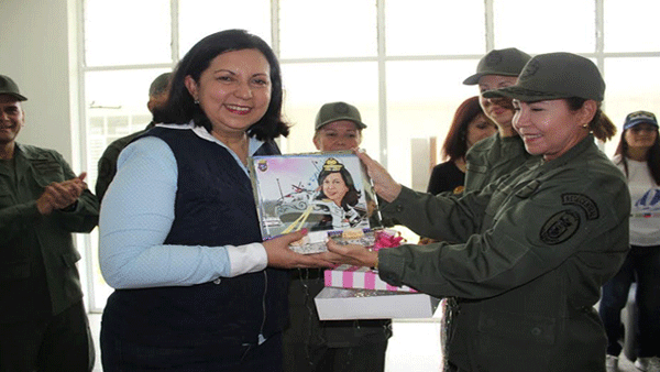 Meléndez inauguró espacios en la Academia Militar de Vargas