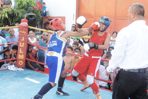 Pugilistas varguenses triunfadores en aniversario de Montesano Boxing