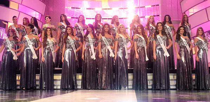 Osmel Sousa entregó las bandas a las candidatas al Miss Venezuela 2015