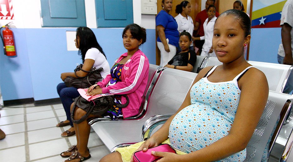 Censarán a mujeres embarazadas para garantizarles medicinas