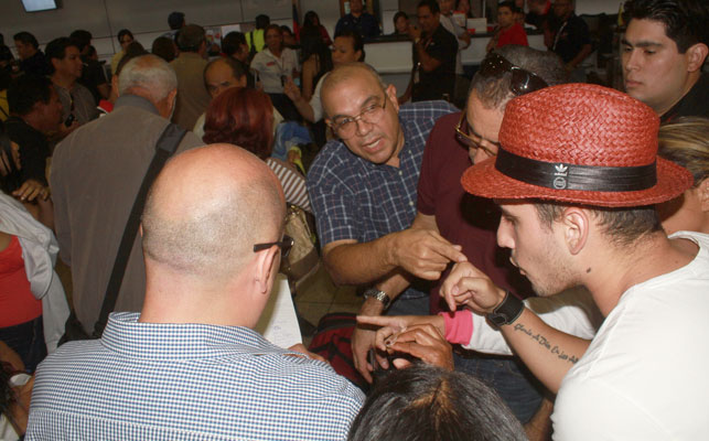 Desespero por un boleto en el terminal nacional