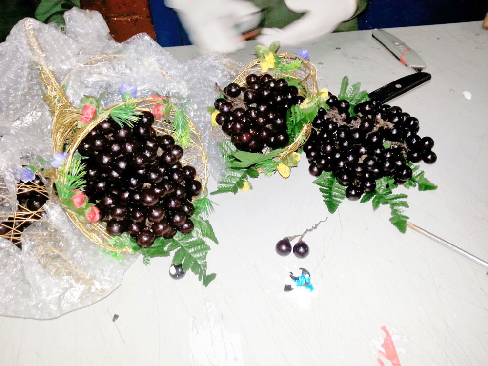 Incautan siete kilos de cocaína en 20 ramos de uvas