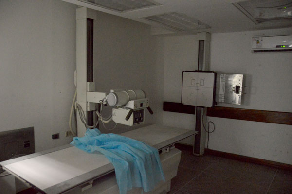 A media máquina servicio de radiología del Periférico