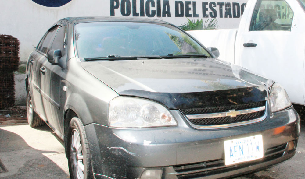 Policías recuperan un Optra en Pachano