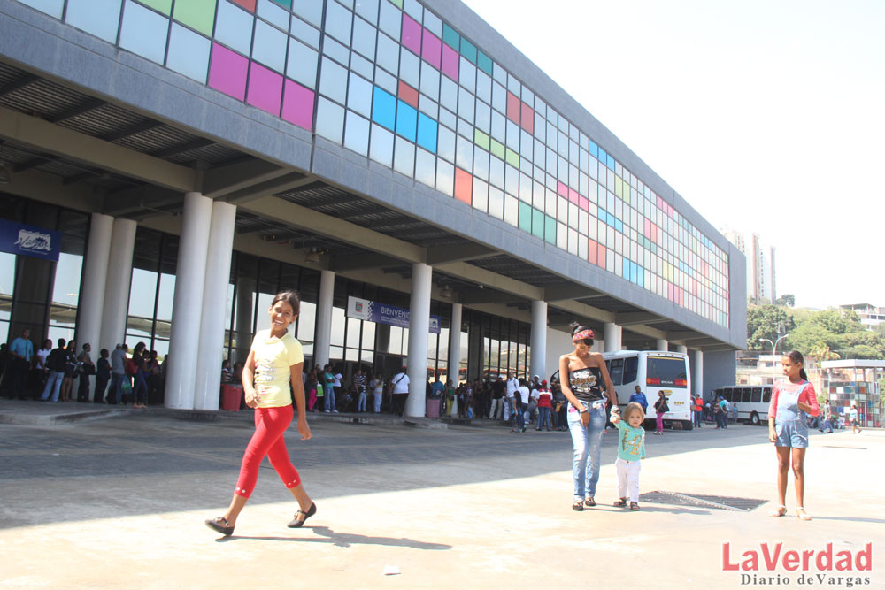 Más de 100 mil pasajeros se han trasladado por el terminal de Catia la Mar
