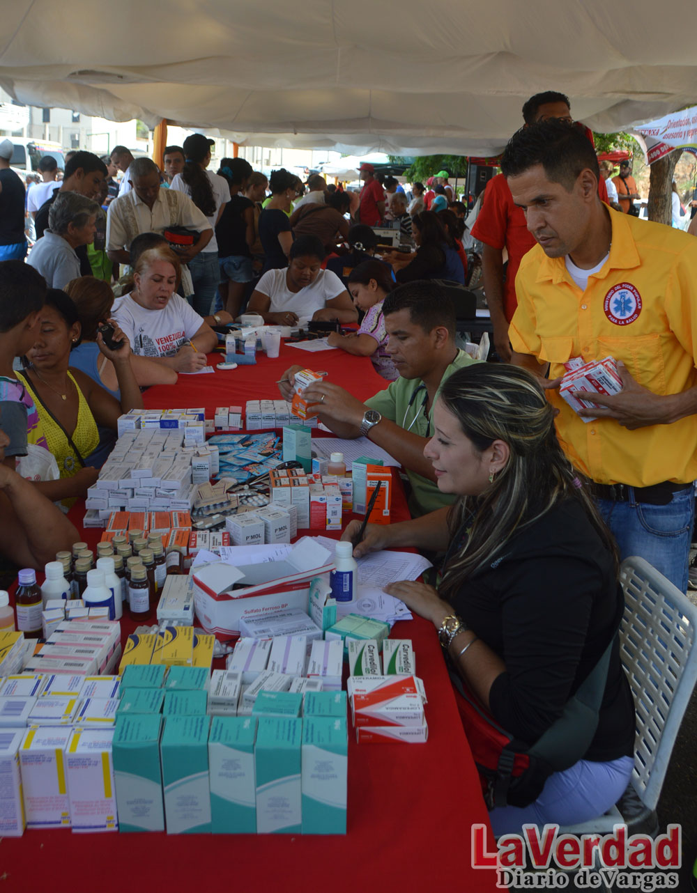 Entregan medicamentos durante jornada asistencial en Solidaridad