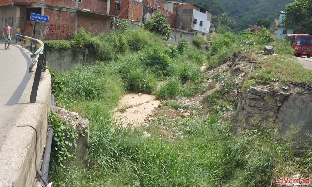 50 familias en riesgo por falta de embaulamiento en el río Curucutí