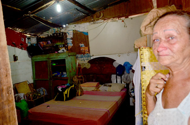 Anciana clama por materiales para recuperar humilde casa