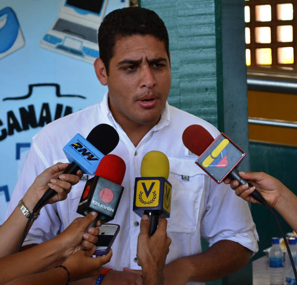 José Manuel Olivares: Los candidatos del oficialismo están desconectados de la realidad