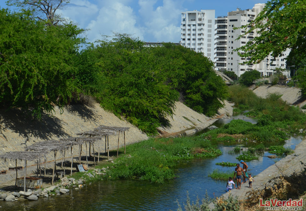 Solicitan limpieza del río en Camurí Grande