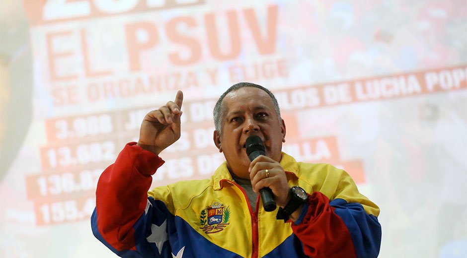 Diosdado Cabello: Quienes hacen cola son extranjeros