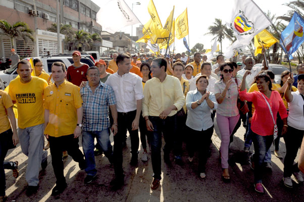 Con concentración y caminata arranca campaña para Parlamentarias