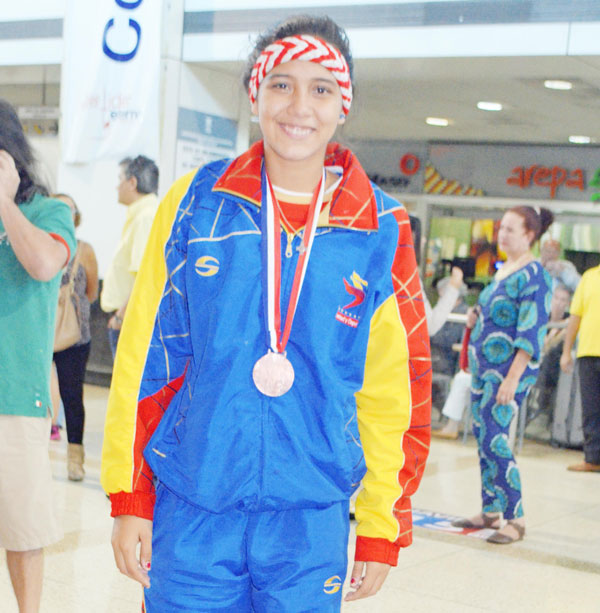 Varguense regresó con bronce de los Suramericanos escolares
